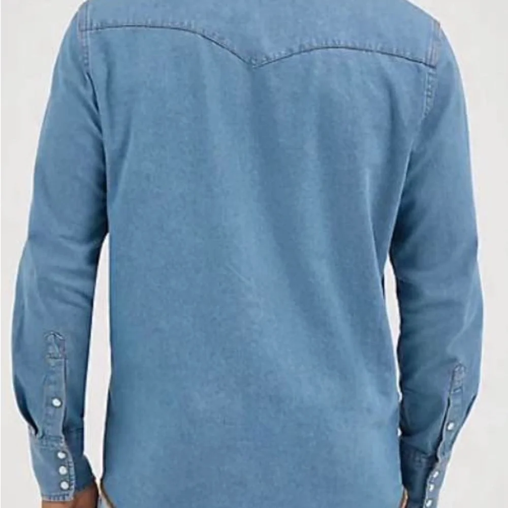 ⭐️NEW WRANGLER COWBOY CUT® LONG SLEEVE WESTERN DENIM SNAP WORK SHIRT- LARGE TALL - Picture 3 of 10